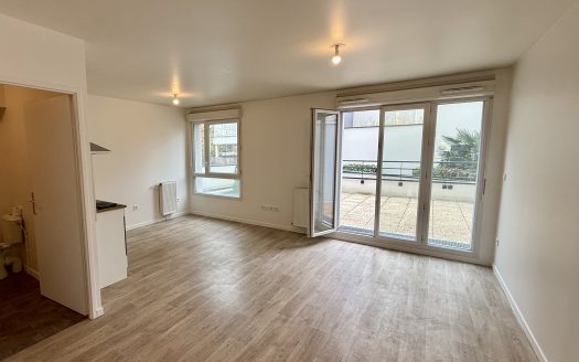 CHARMANT STUDIO REFAIT À NEUF – ÉRAGNY (VAL D’OISE)