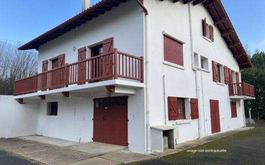 ARBONNE – Maison de type T5 à rénover avec garage et combles aménageables