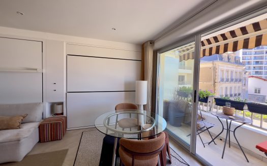 BIARRITZ HYPER CENTRE AU CALME – T1BIS AVEC BALCON ET VUE OCÉAN